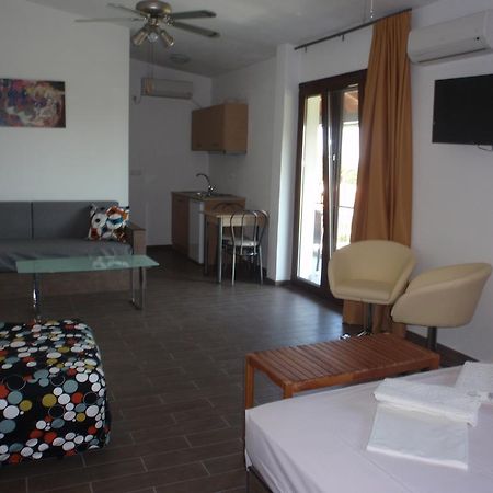 Samothráki Petrouda'S Apartments מראה חיצוני תמונה