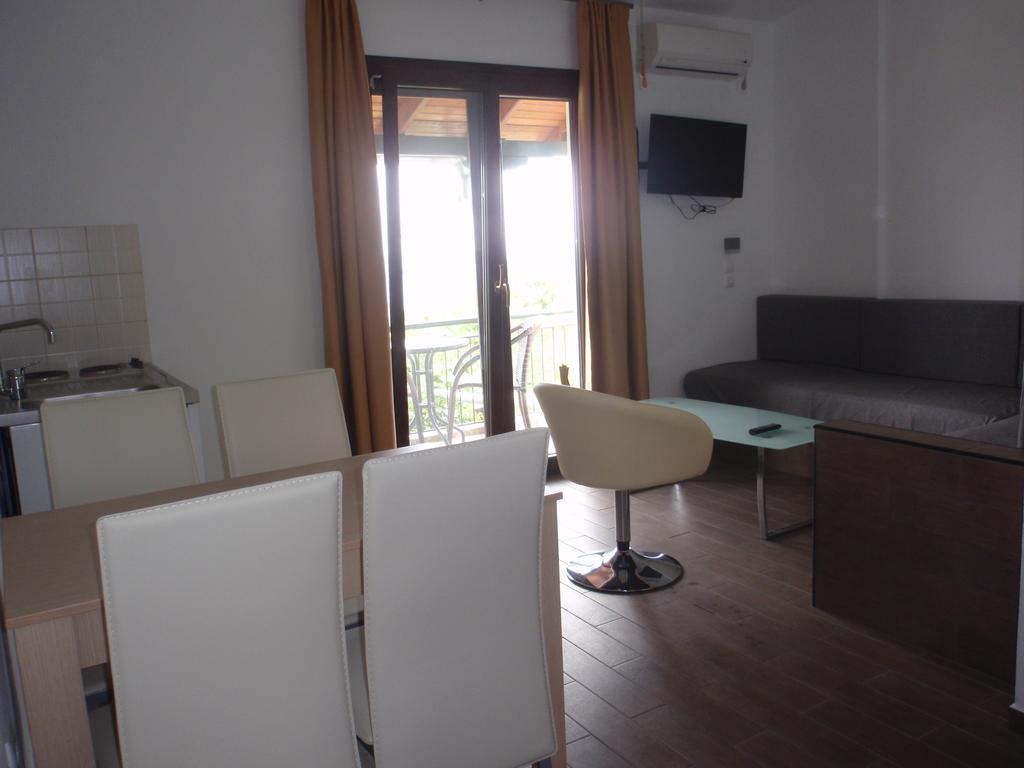 Samothráki Petrouda'S Apartments מראה חיצוני תמונה